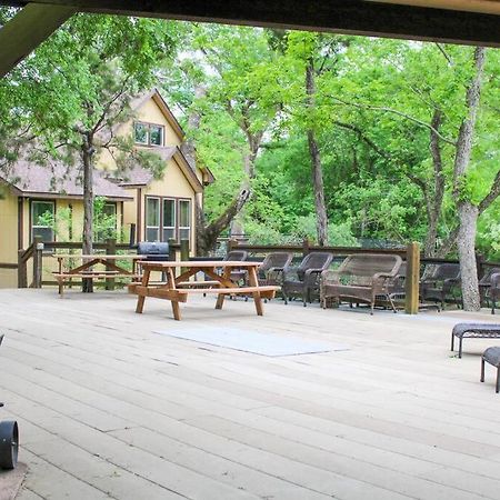 Вілла Treehouse 2 - Cardinal Casita Нью-Браунфелс Екстер'єр фото